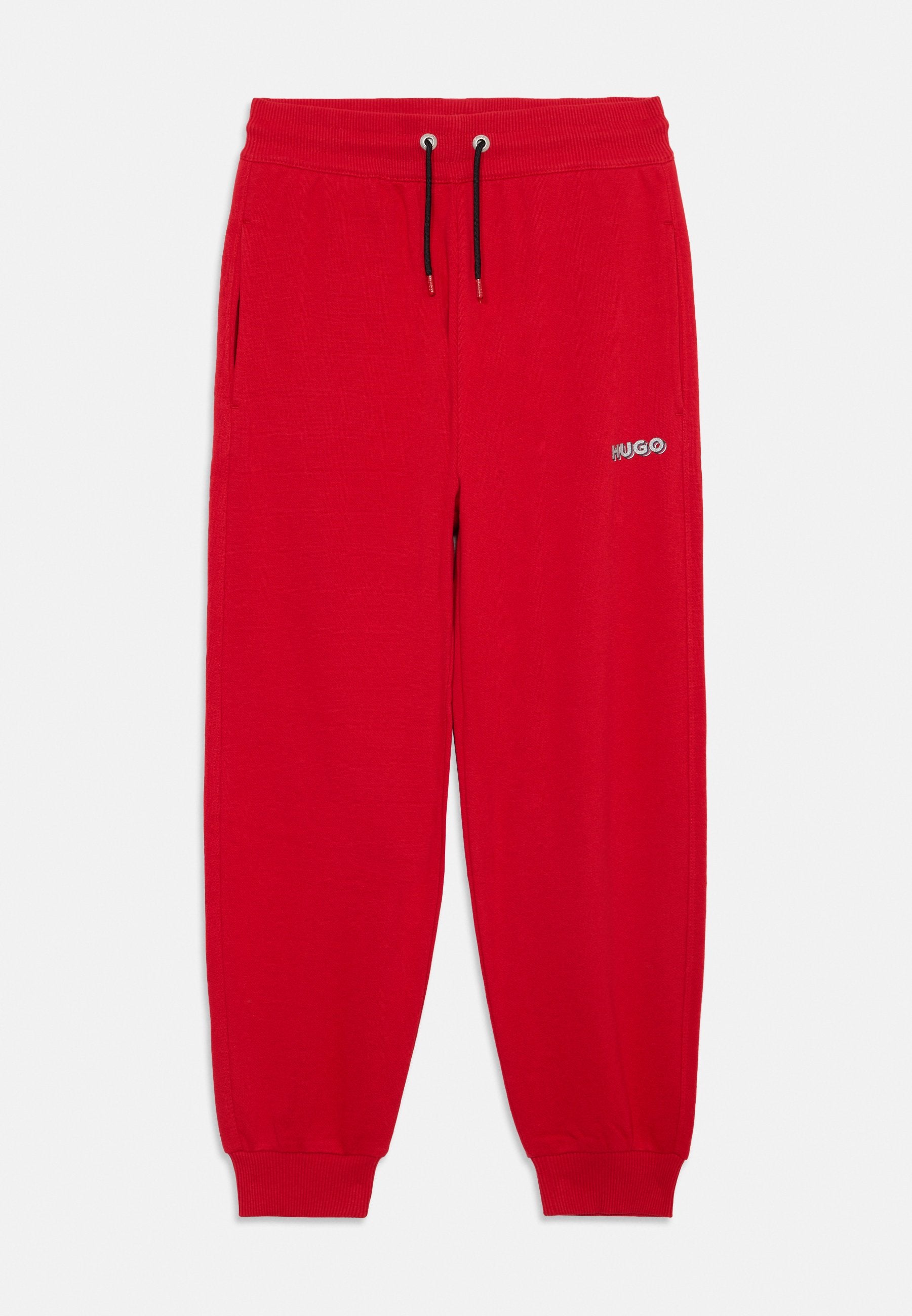 Rote Trainingshosen aus weichem Stoff, mit einem elastischen Bund und Zugband, Seitentaschen und einem kleinen Logo am Oberschenkel.
