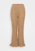 Helle braune, gerippte Strickhose mit weit auslaufendem Saum und Rüschensaum. Elastischer Bund für mehr Komfort. Gleichmäßige Textur auf der gesamten Oberfläche.