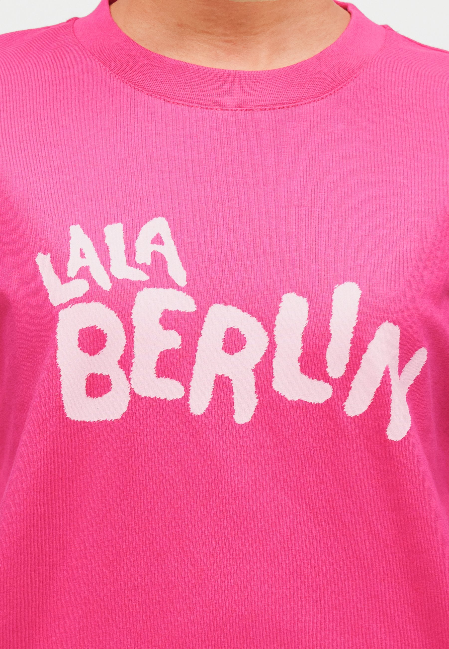 lala Berlin TRAVIS