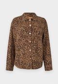 Leopardenmuster Hemdjacke mit Kragen, zwei Fronttaschen und roségoldenen Knöpfen. Hergestellt aus strukturiertem Stoff in Braun- und Schwarztönen.