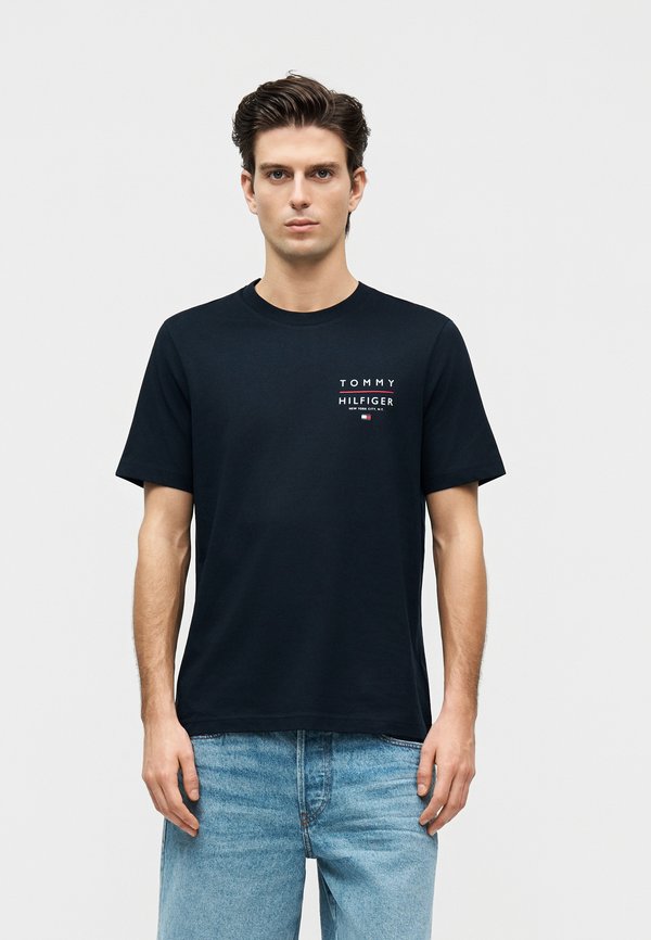 Tommy Hilfiger BRAND LOVE LEFT CHEST TEE - Basic T-shirt - desert sky