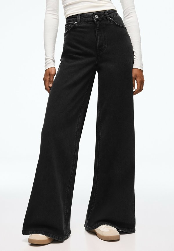 Bershka HIGH-WAIST WIDE-LEG - JEANS - Wide Leg - black
