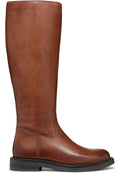 Braune Lederstiefel in kniehoher Ausführung mit glatter Textur, runder Spitze und minimalen Nähten. Verfügt über eine flache Sohle und ein elegantes, schlankes Design.