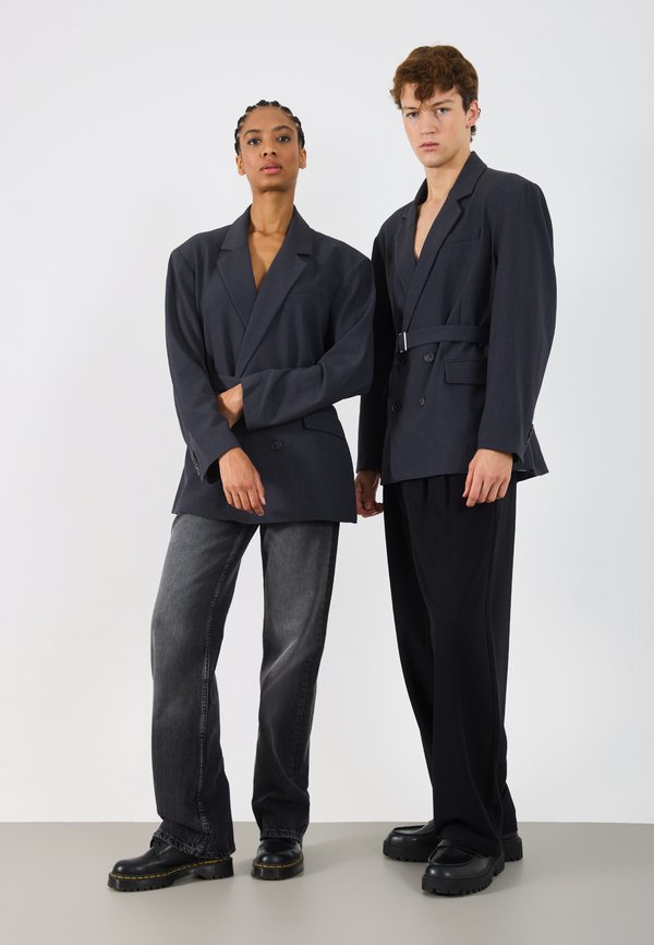 YOURTURN by Zalando UNISEX BELTED BLAZER