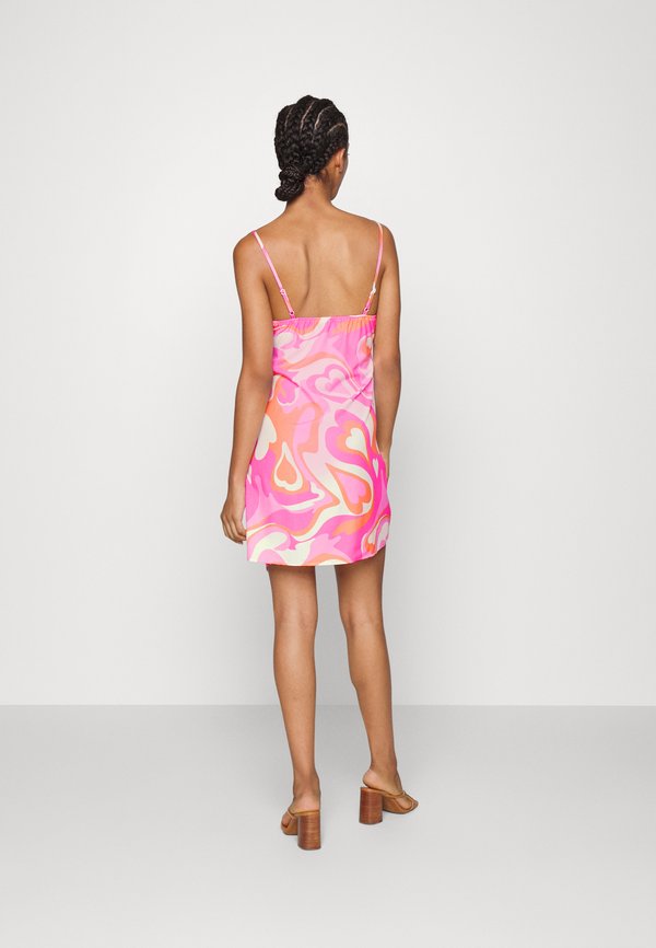 IN THE STYLE RED RUCHED DRESS