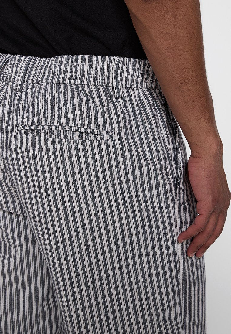 RELAXED FIT Media 5