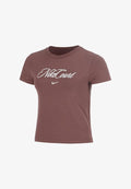 Nike Performance TEE HERITAGE COURT MOD - Print T-shirt - tattoo/sail