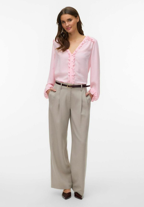 Vero Moda Curve AWCBIZZY - Button-down blouse - icy pink