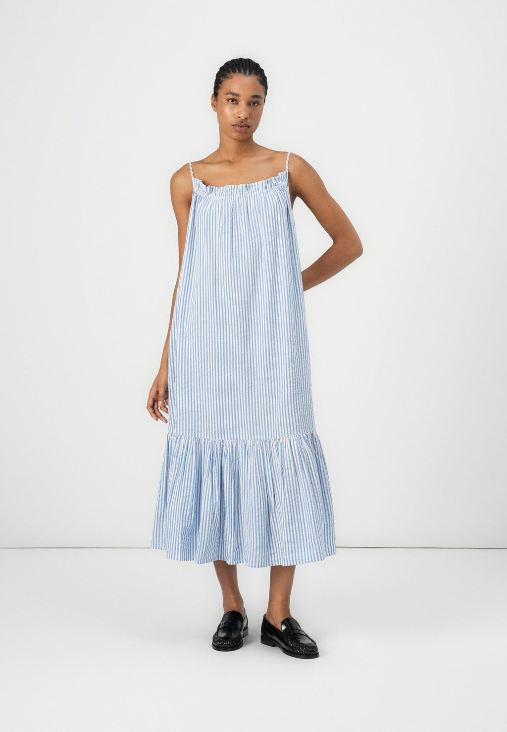 SEERSUCKER LONG STRAPPY DRESS Media 2