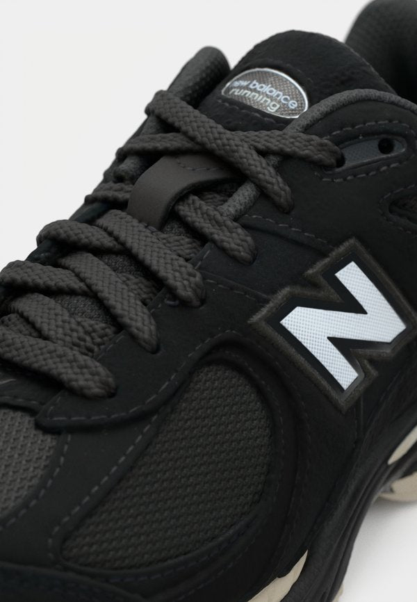 New Balance U2002 UNISEX