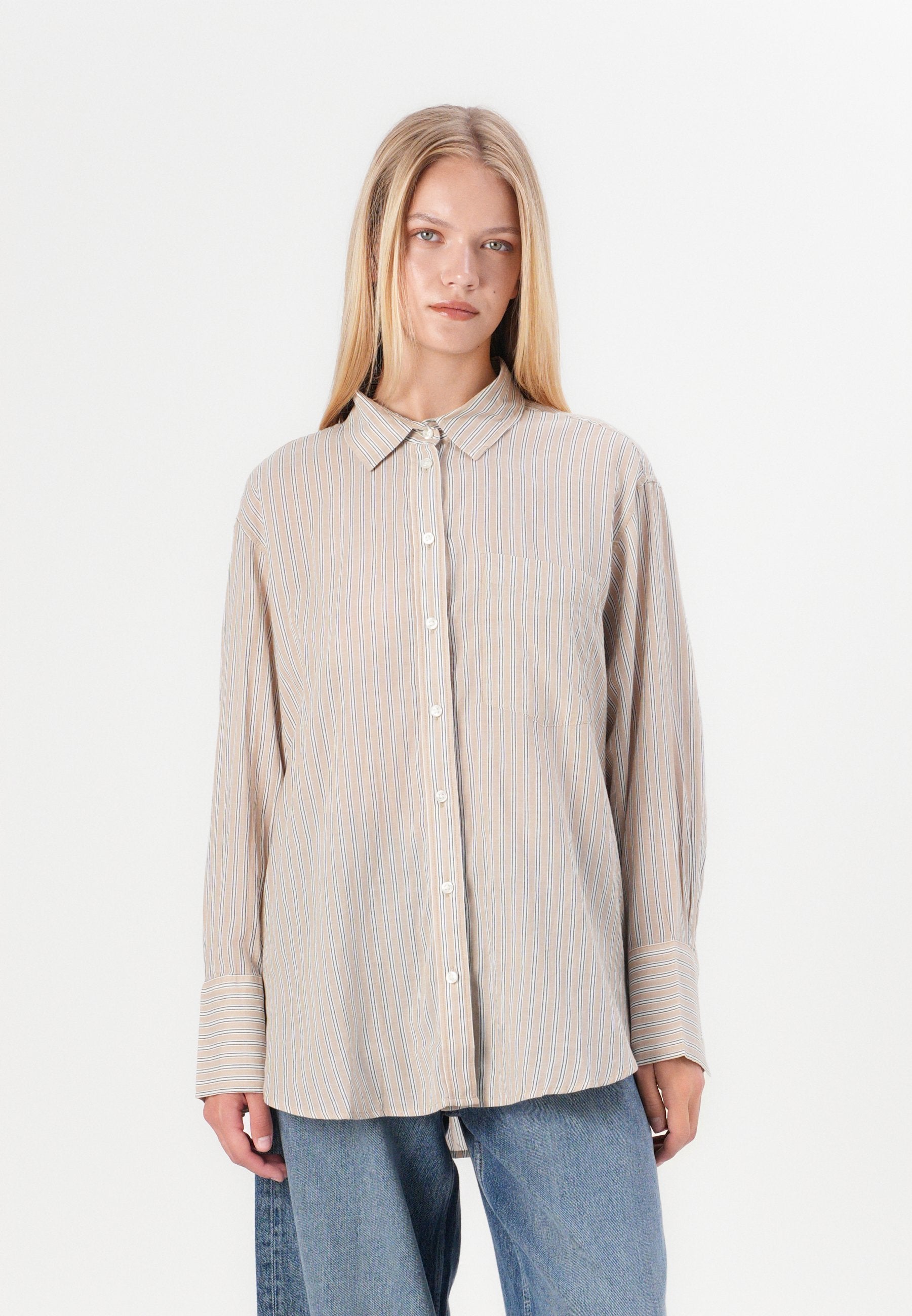 GAP TIE BACK SHIRT