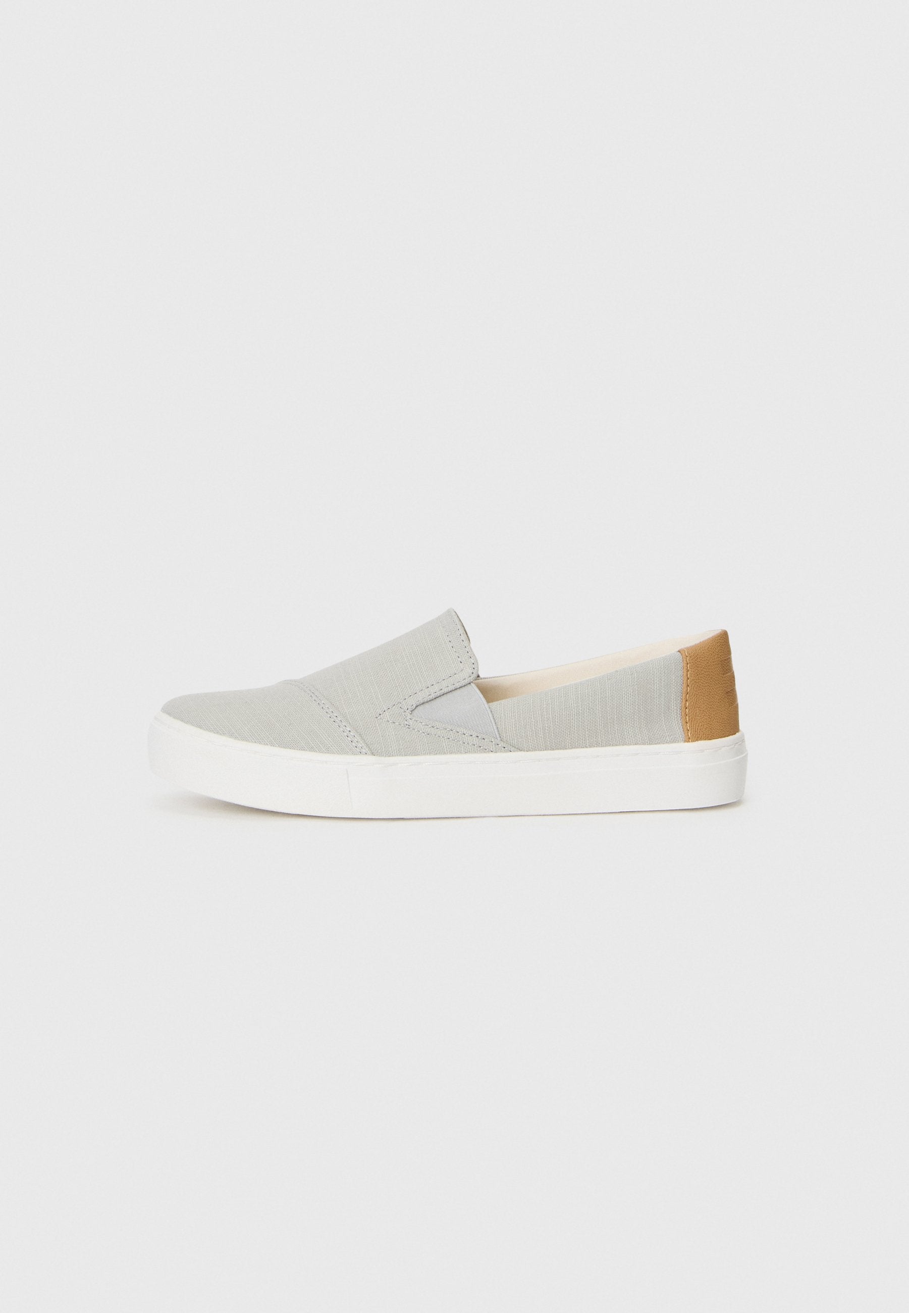 TOMS DEVON