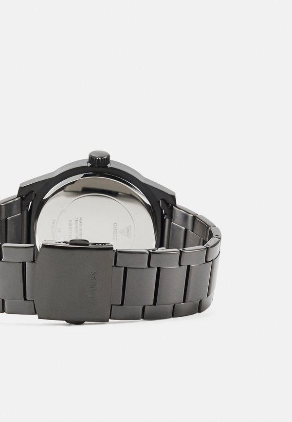 Guess CRESCENT