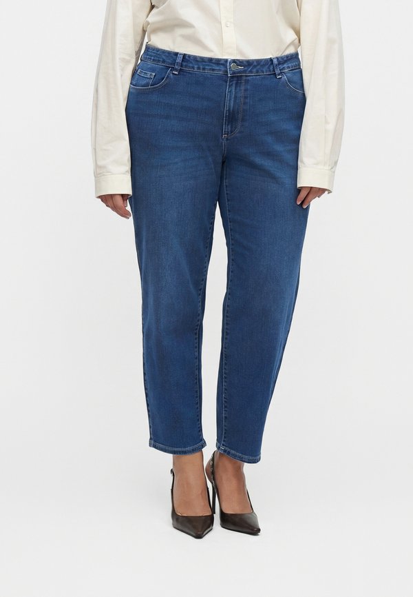 Vero Moda Curve VMCLUSIA TESSA MOM JEANS - Mom Jeans - medium blue denim