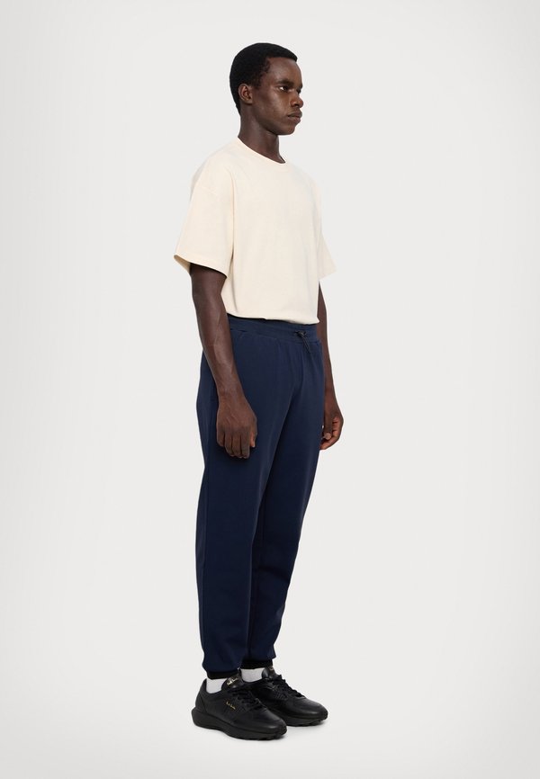 EA7 Emporio Armani TROUSER