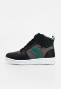 Schwarze und graue High-Top-Sneaker mit grünen Akzenten, strukturiertem Leder und synthetischem Material, weißer Gummisohle und auffälligen Nähdetails.