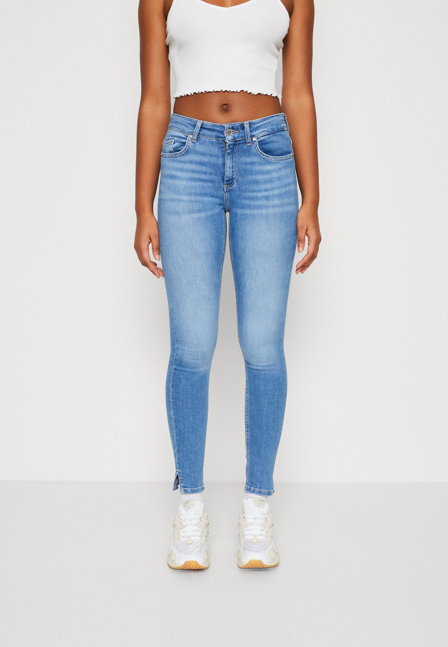 ONLBLUSH MID SLIT Media 3