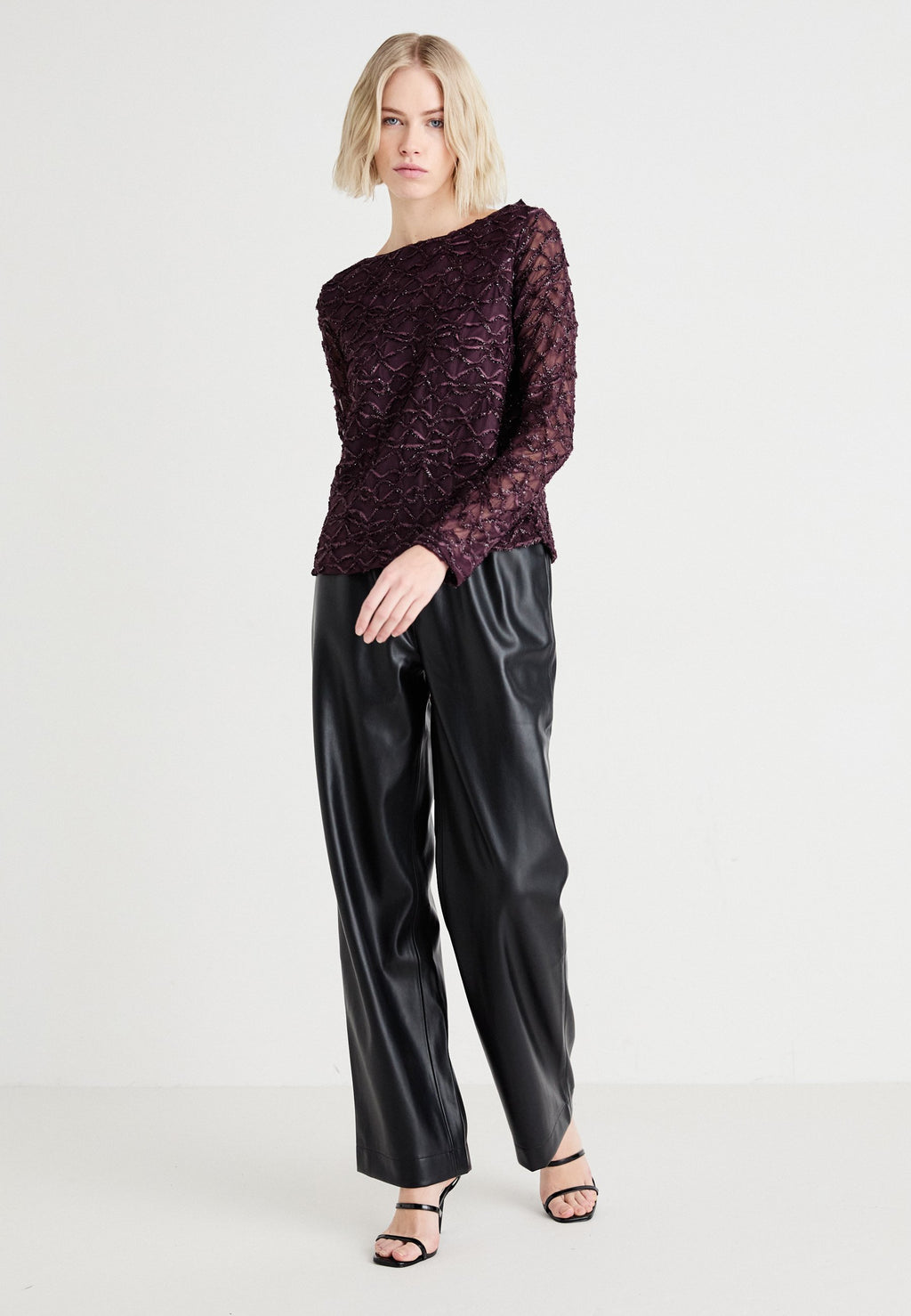 ONLJOVANA TRACKPANT Media 2