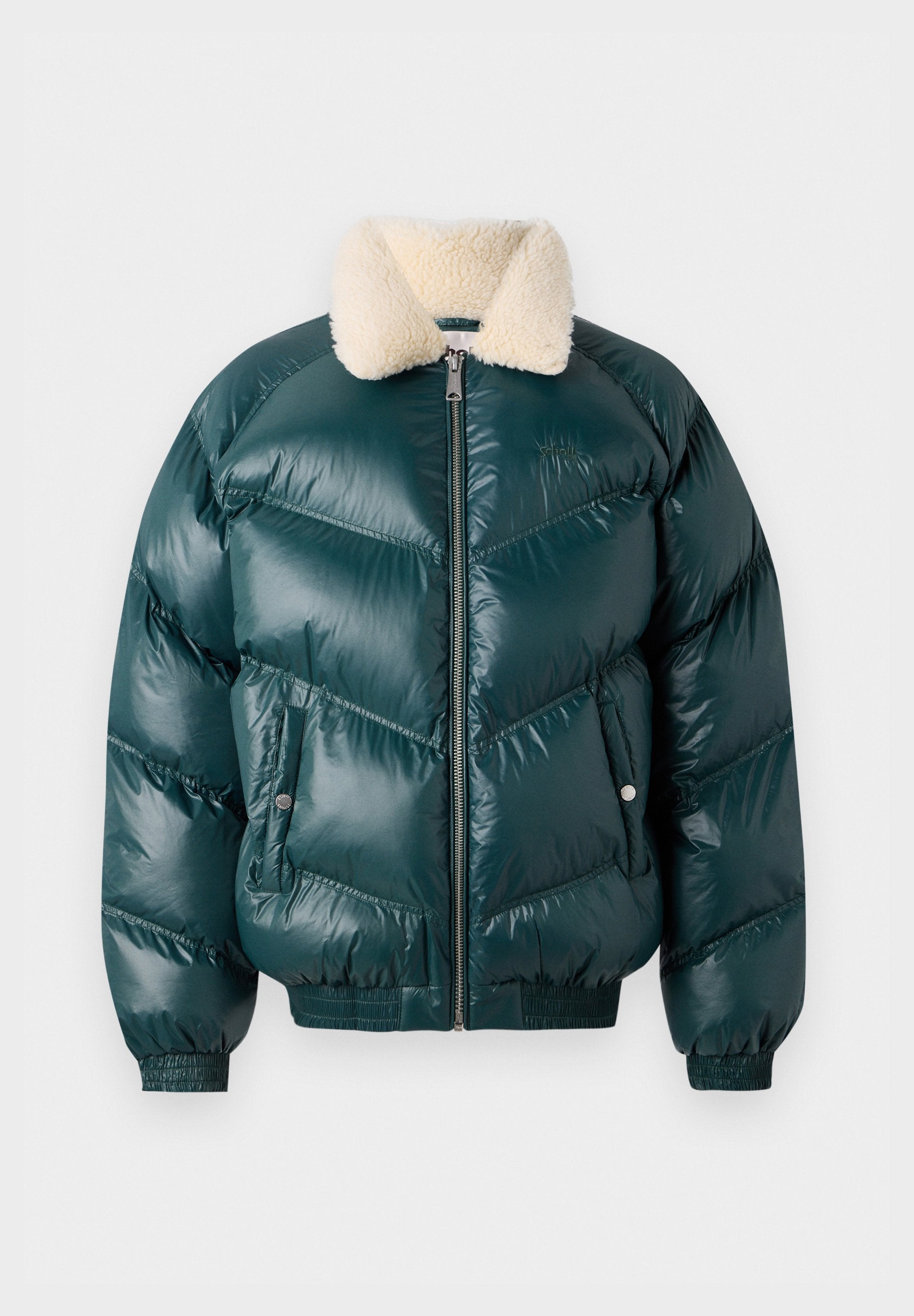 Grüne Puffjacke mit Reißverschluss vorne, Schafspelzkragen, gestepptem Muster, elastischen Bündchen und Saum sowie zwei Seitentaschen.