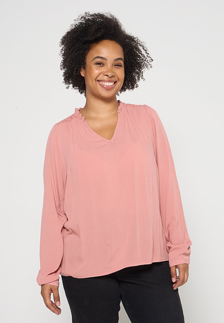 CARNISKE  Media 1