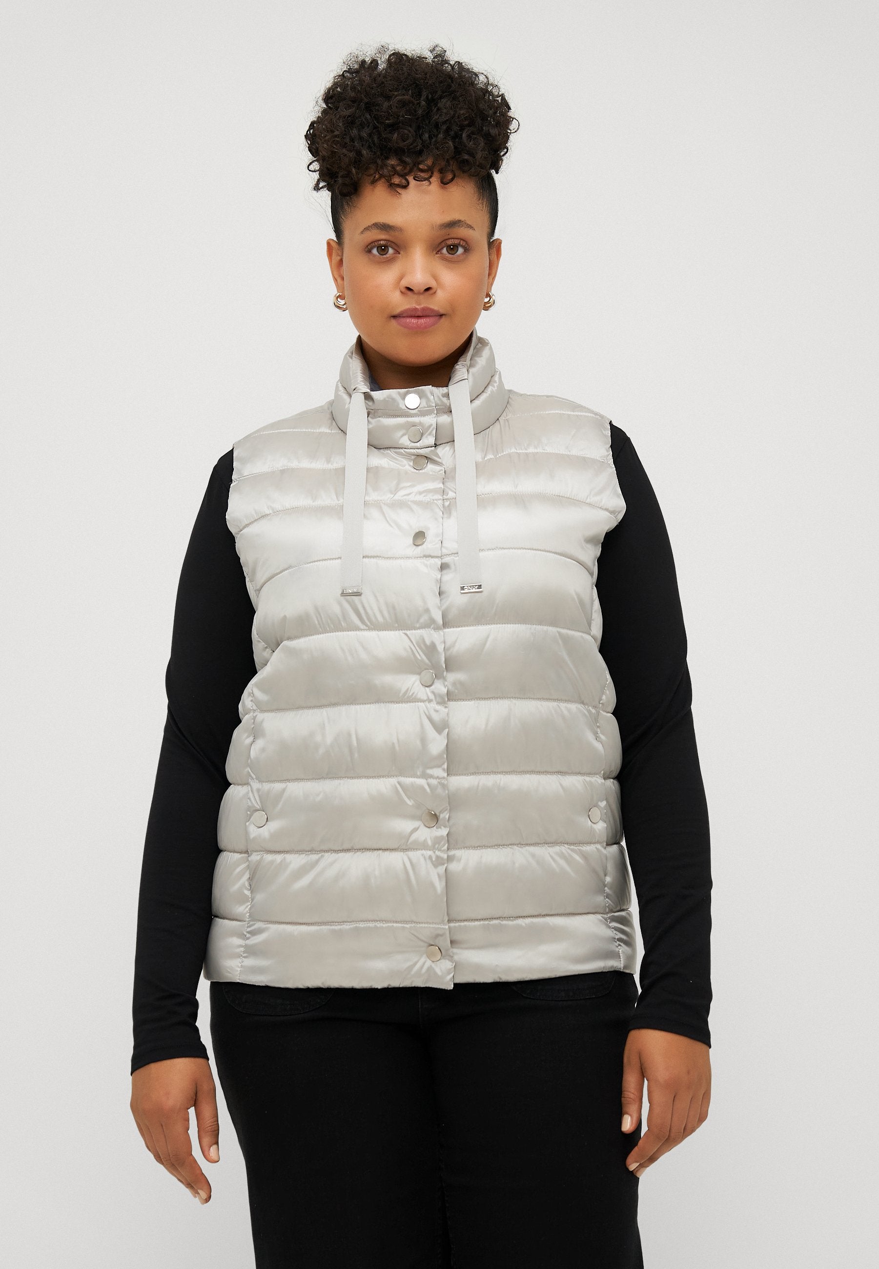 CARVEGA LIFE QUILT WAISTCOAT Media 3