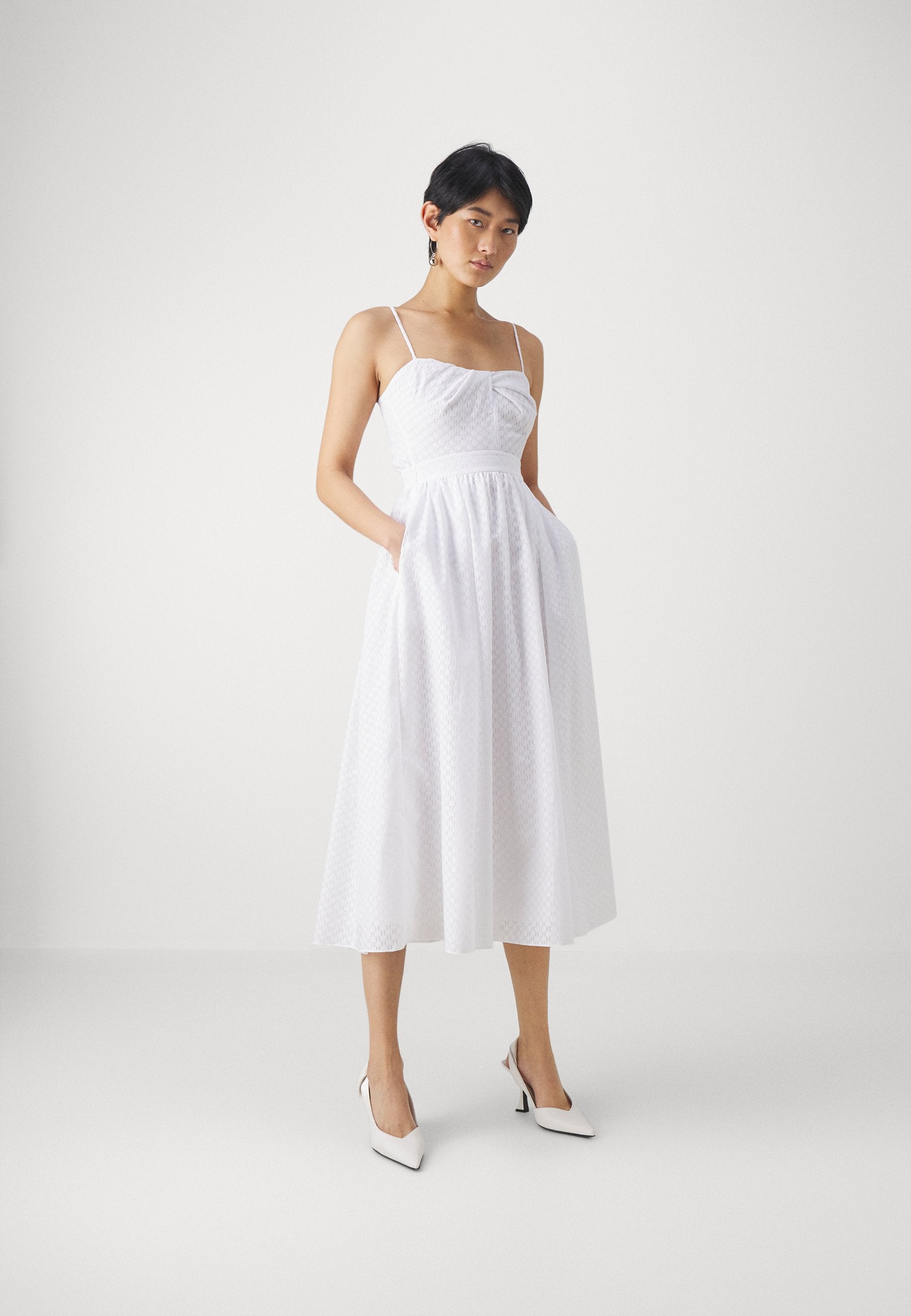 BURNOUT DRESS Media 2