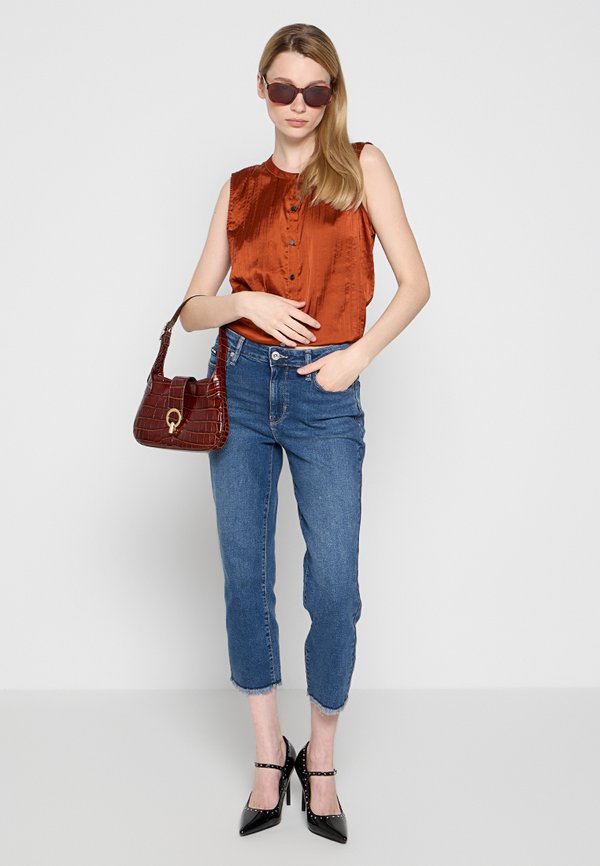 DKNY