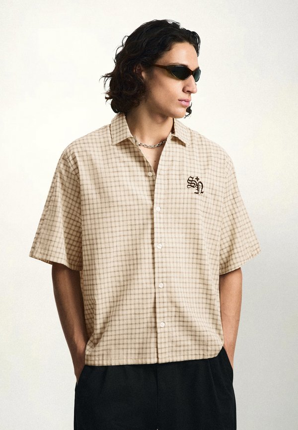 Bershka EMBROIDERED SHORT SLEEVE - SHIRT - Shirt - mottled beige