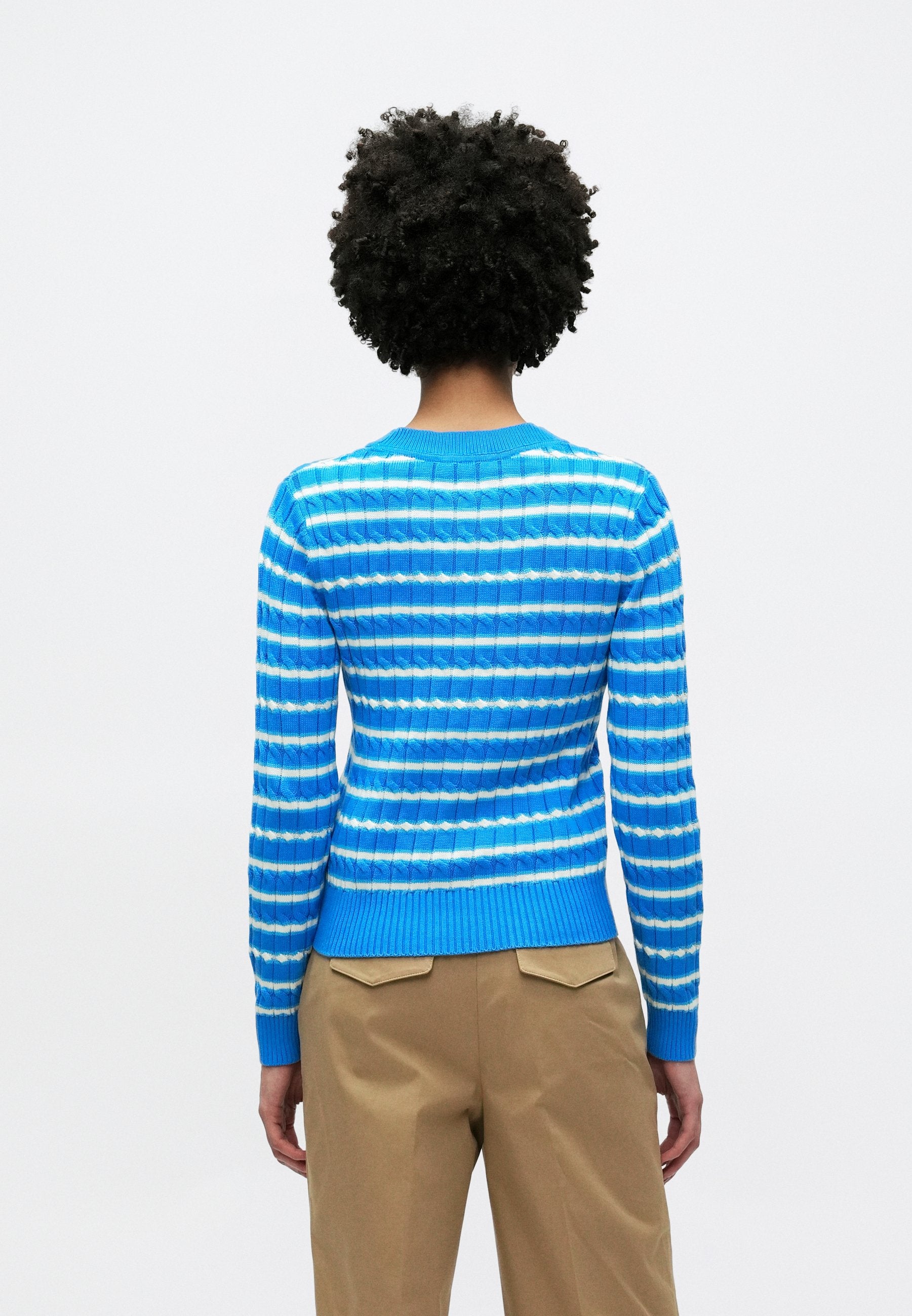CABLE KNIT CREW NECK JUMPER Media 4