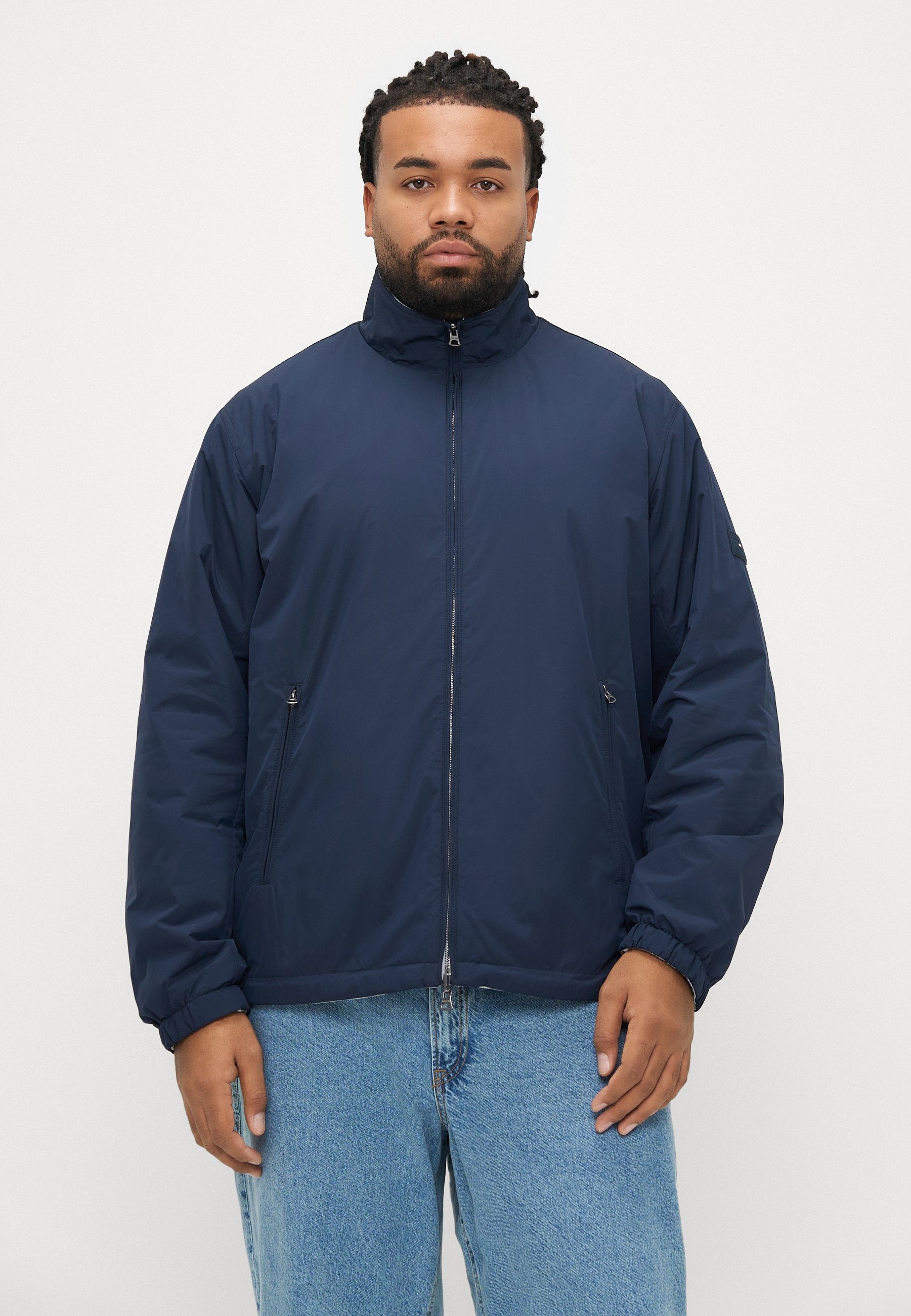 REVERSIBLE JACKET Media 3