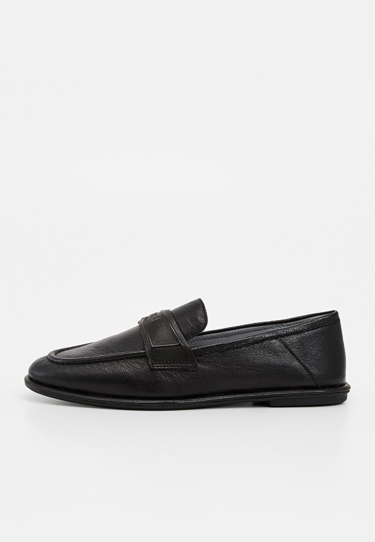 HOFF Slipper Media 1