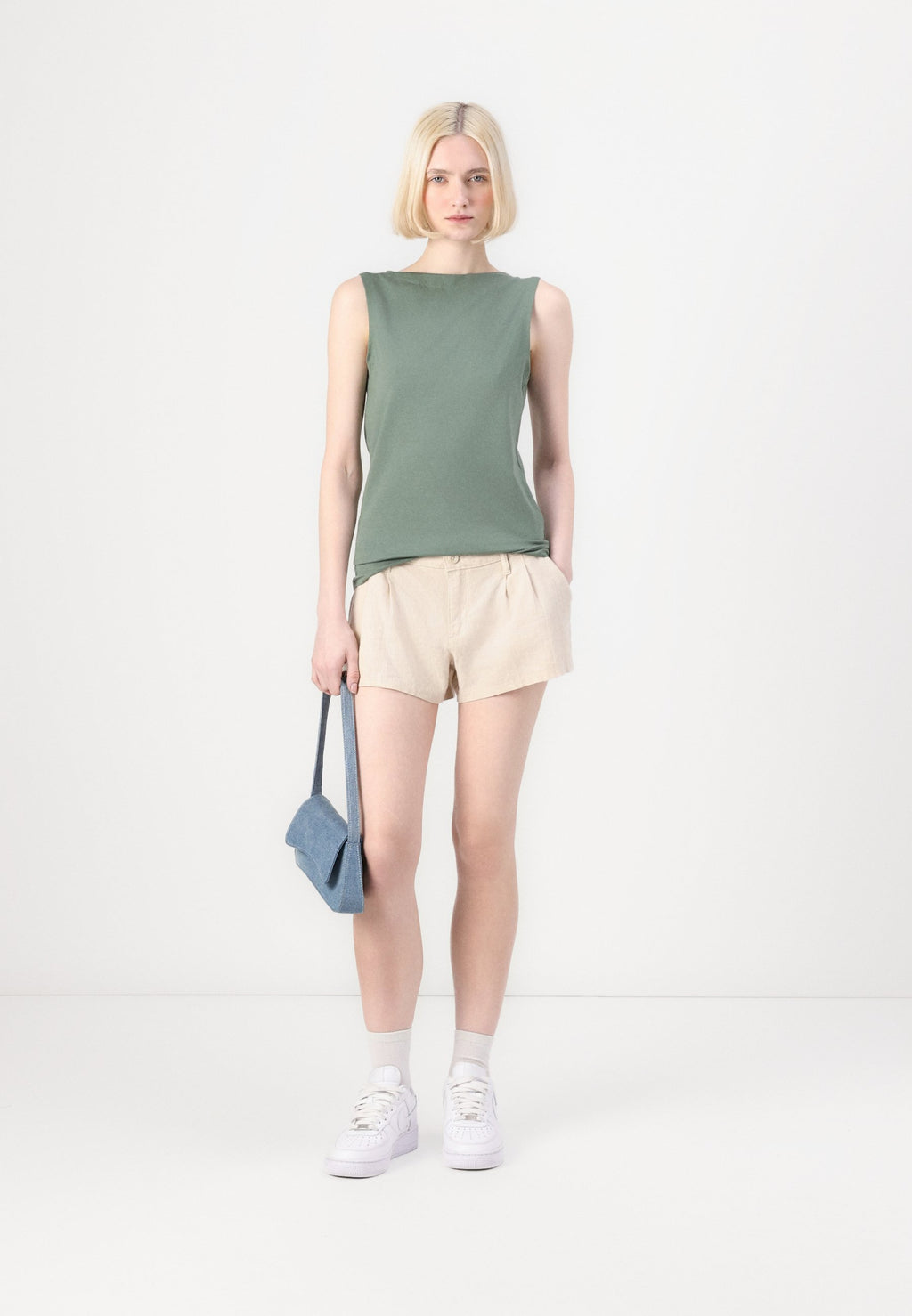 Hollister Co.  LIVVY