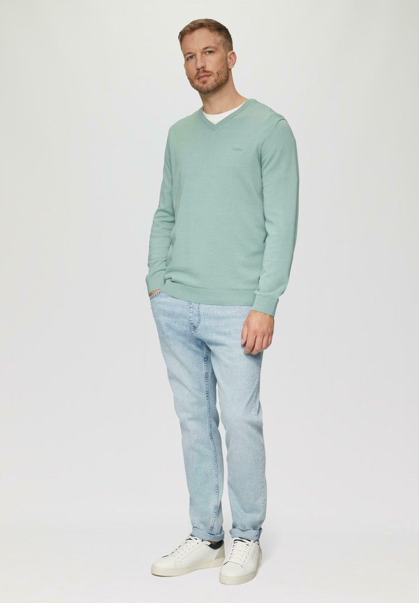 s.Oliver MIT LOGOSTICKERE - Jumper - salbeigrün