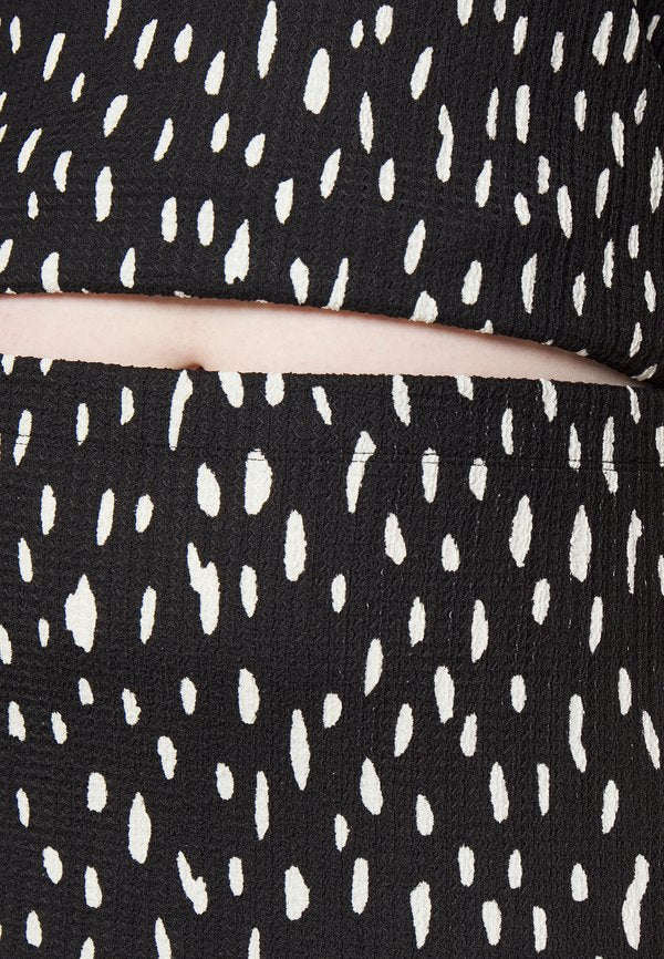 Vero Moda Curve VMGELINA FRILL DETAIL SHORT SKIRT