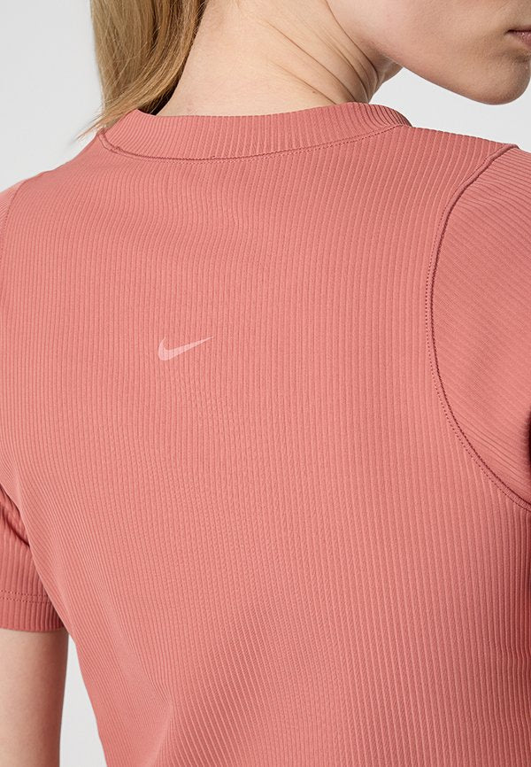 Nike Performance