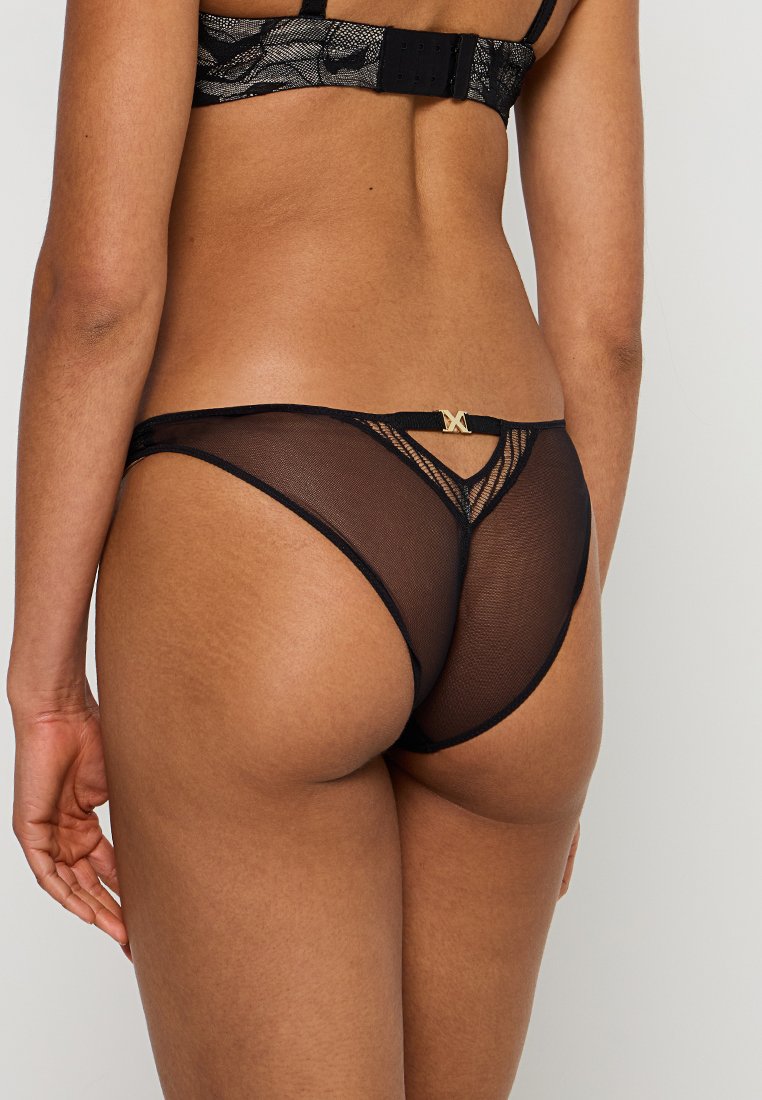 Chantelle Slip Media 2