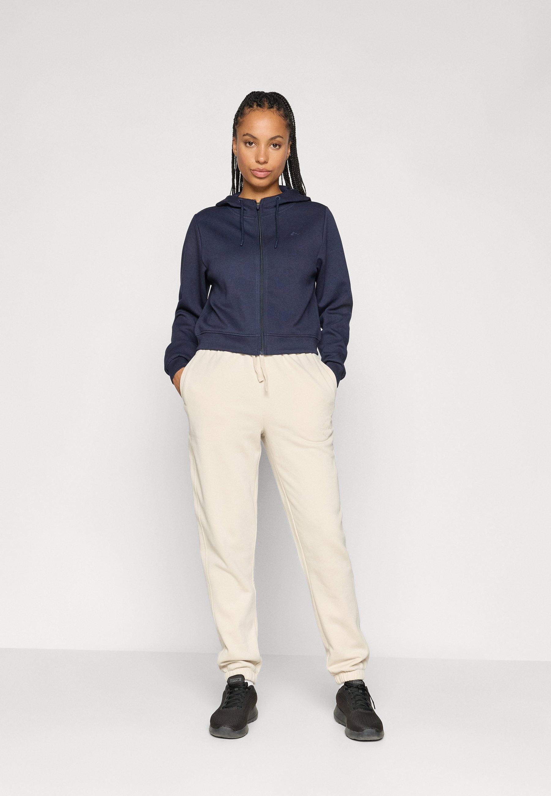 ONLY Play ONPLOUNGE LIFE SHORT ZIP HOOD