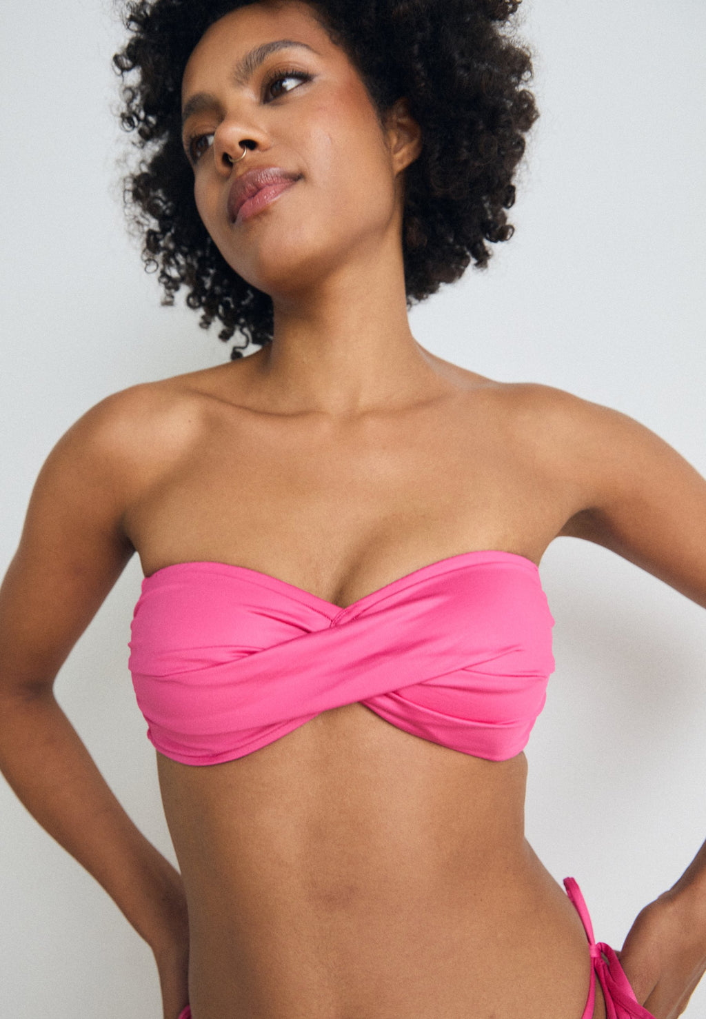 SOLEIL TWIST BANDEAU Media 6