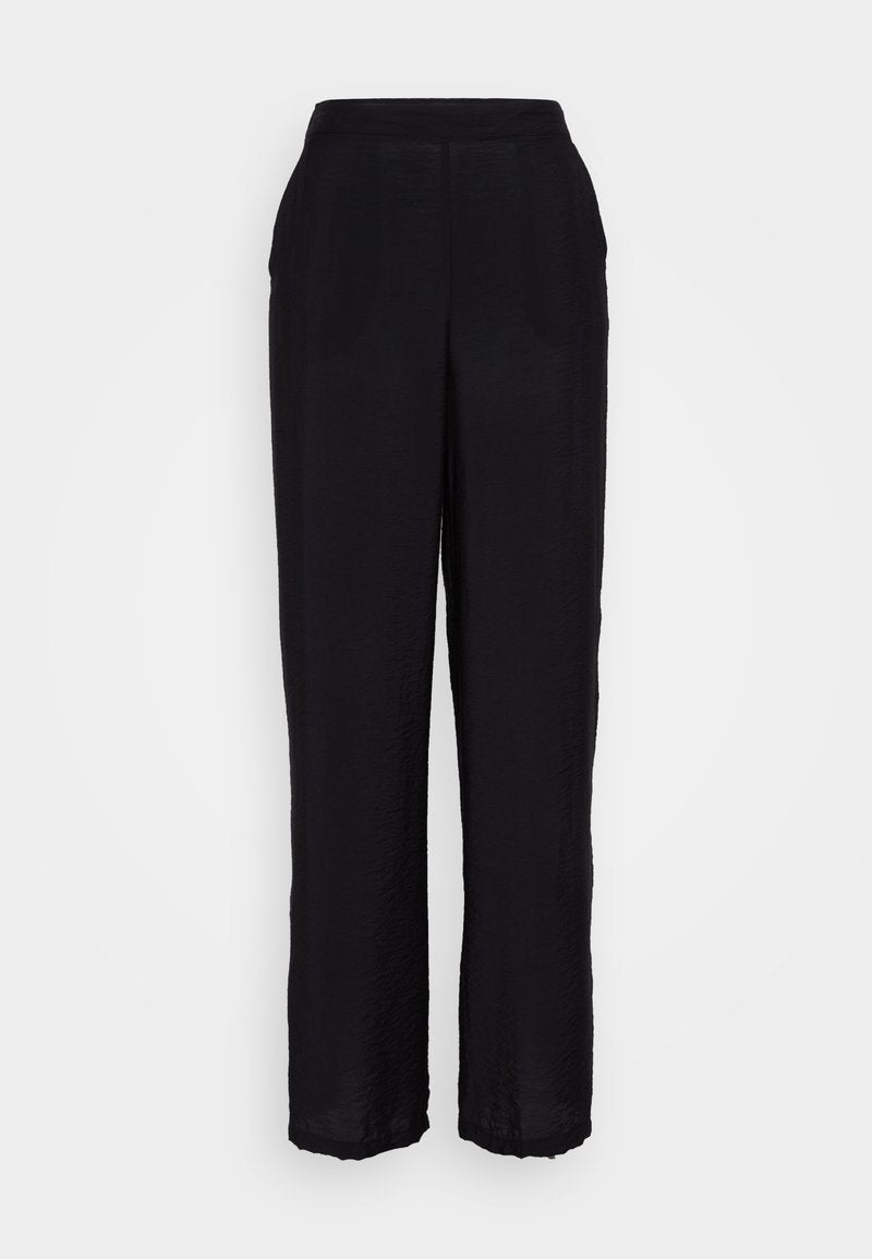 Schwarze weit geschnittene Hose aus strukturiertem Stoff; verfügt über einen hohen Bund und zwei Seitentaschen, mit einem fließenden, lockeren Schnitt.