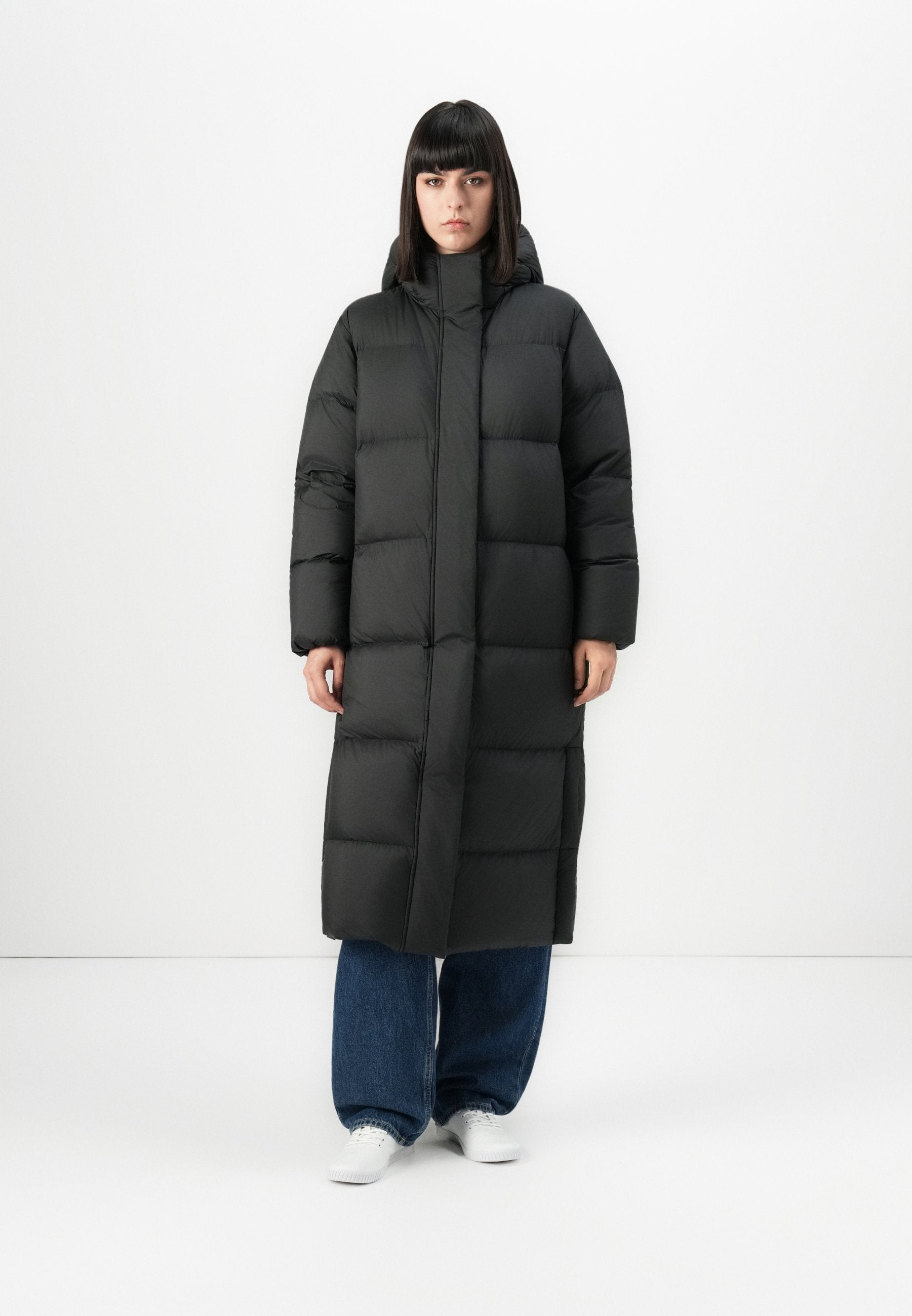 MODERN MAXI COAT Media 3