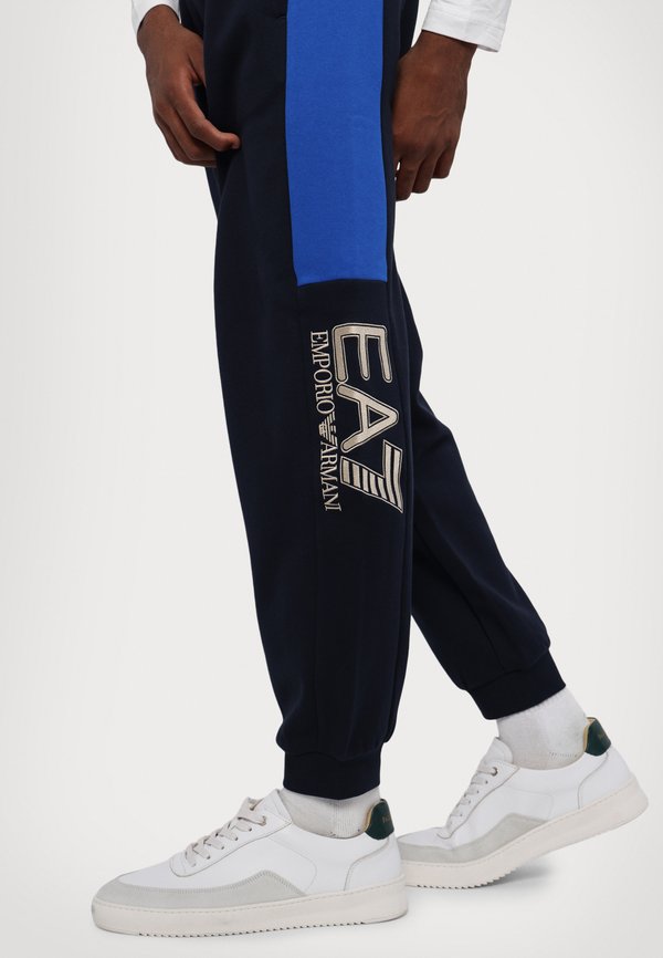 EA7 Emporio Armani PANTALONI