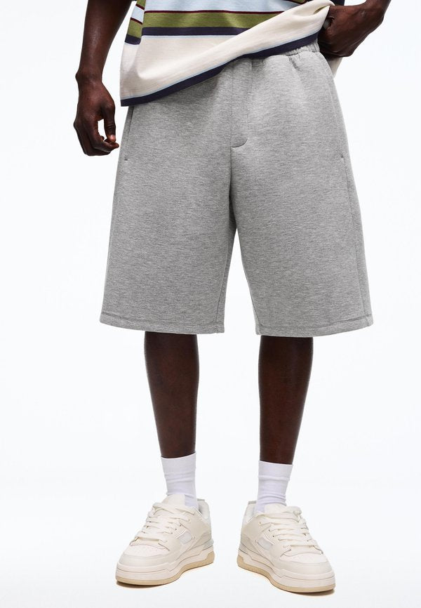 Bershka OVERSIZE BERMUDA - Tracksuit bottoms - dark grey