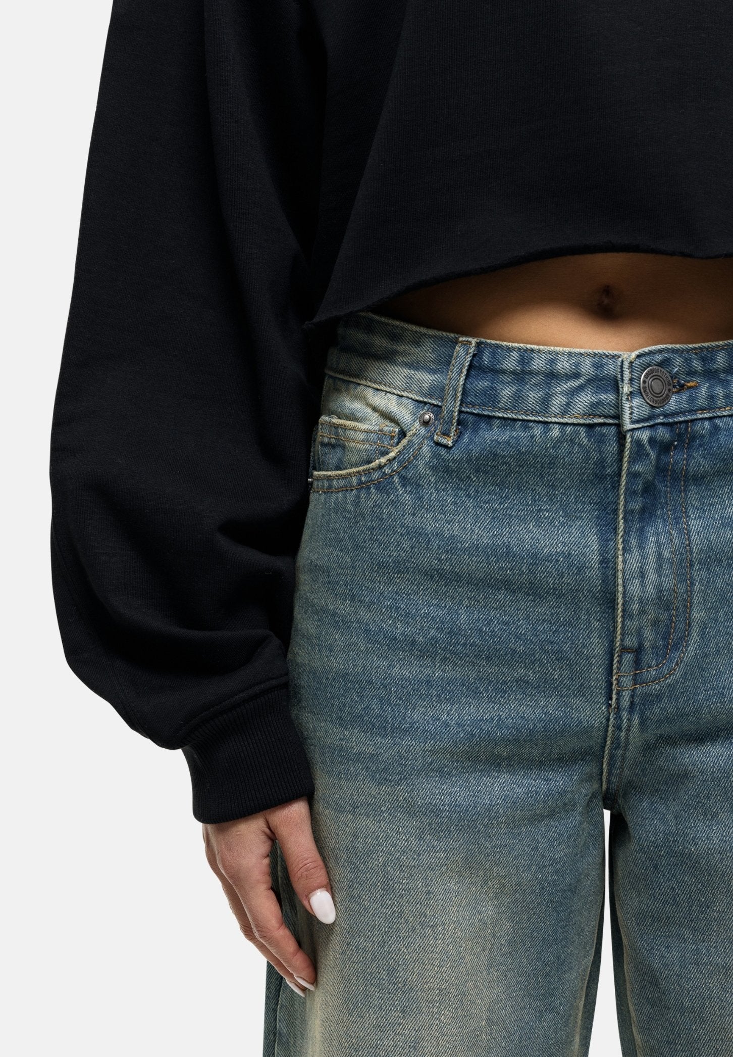 Good For Nothing FOCAL APPLIQUE BLACK CROPPED HOODIE