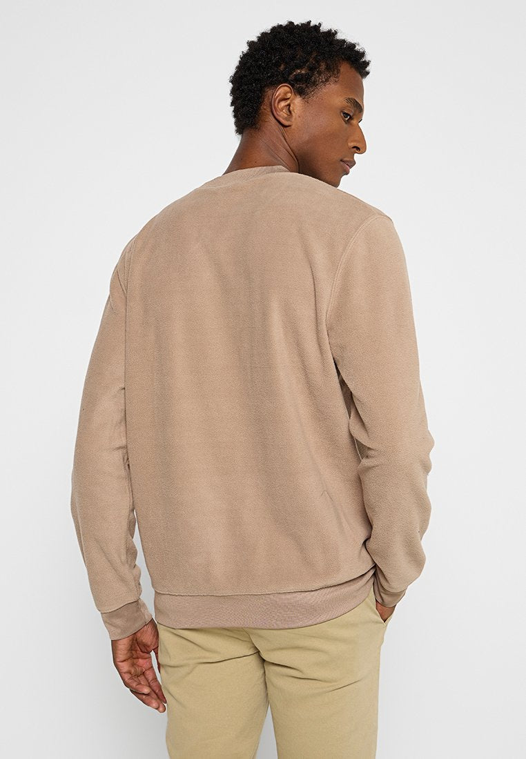 FLEECE O-NECK Media 2