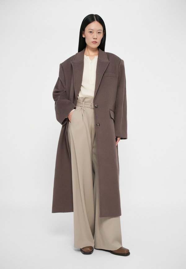 REMAIN LONG COAT