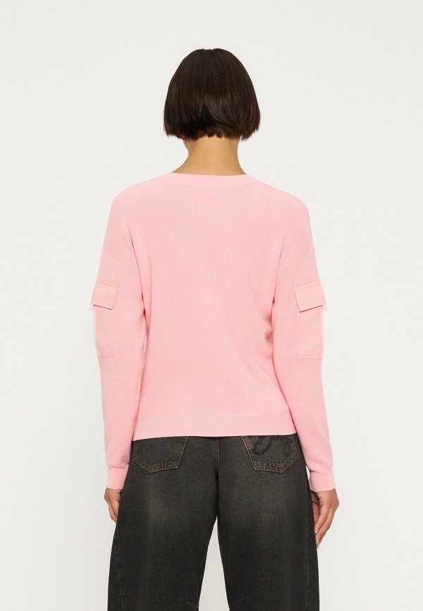 DKNY