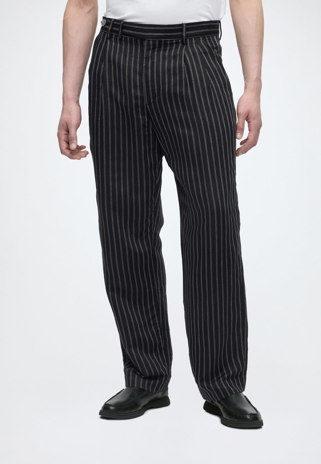 LINEN BLEND RELAXED TROUSERS Media 3