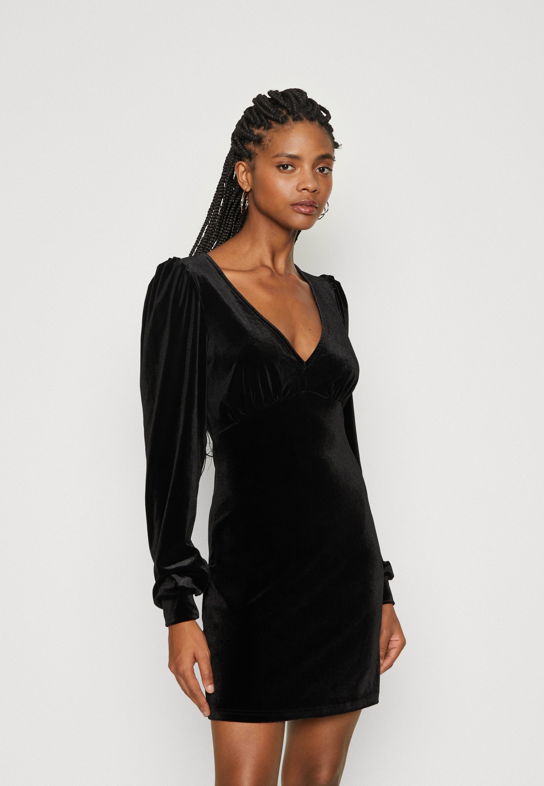 ONLSMOOTH V NECK DRESS Media 3