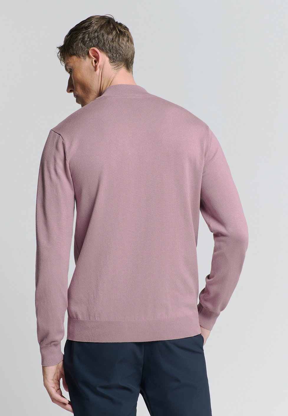 HALF-ZIP Media 4