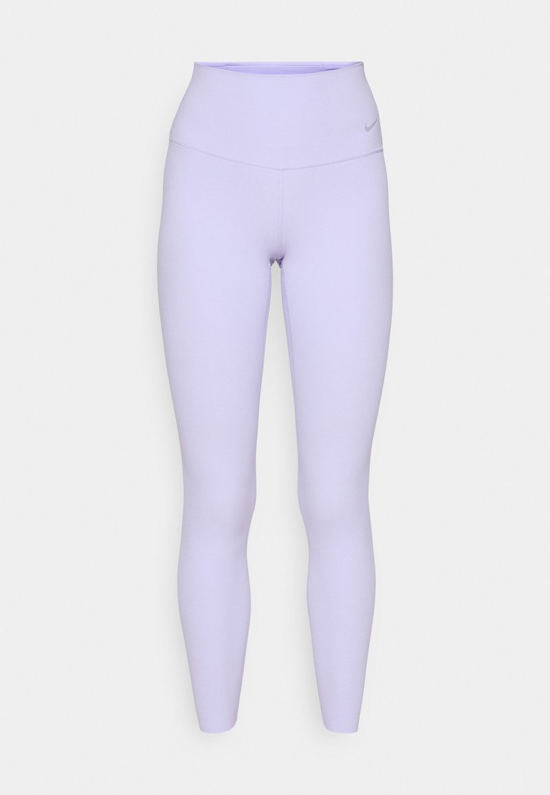 Lila hoch taillierte Leggings mit einer glatten, elastischen Textur und einem Nike-Logo am Bund, entworfen für Komfort und Bewegungsfreiheit.
